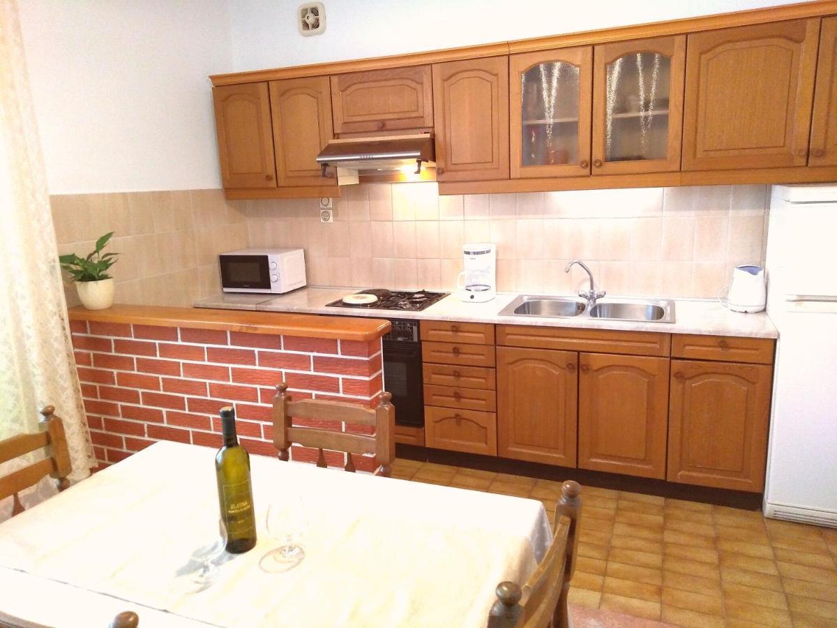 Apartment Nila 萨利 外观 照片